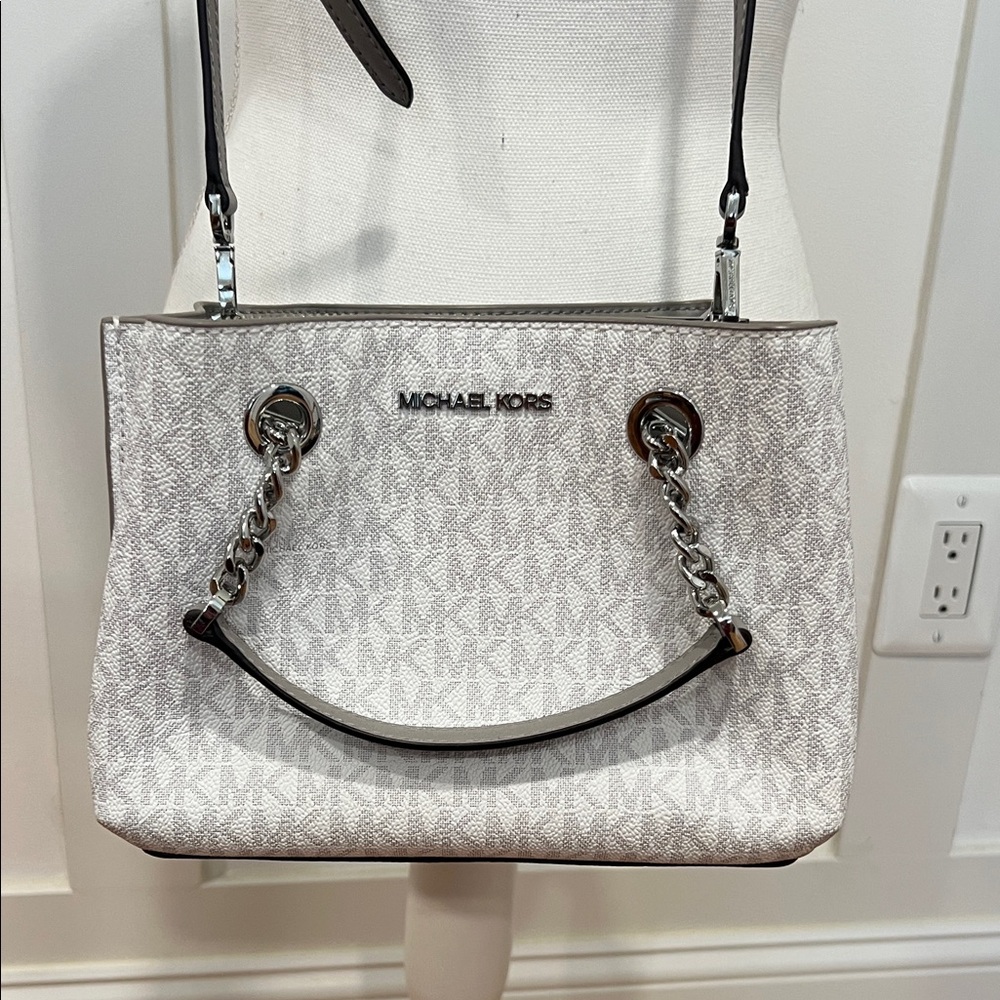 Michael Kors Teagan Cream Shoulder Bag with Chain Accents